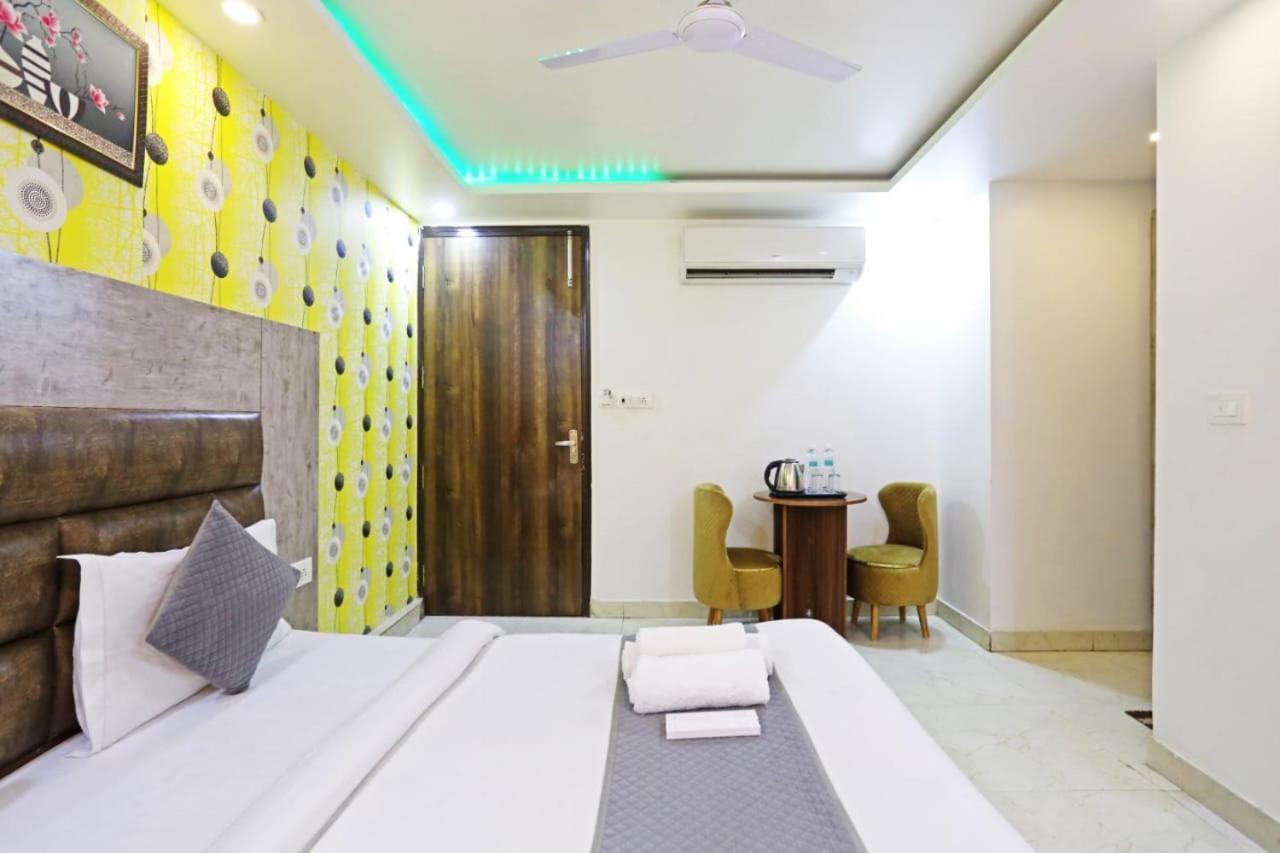 Hotel Broadway Near Delhi Airport